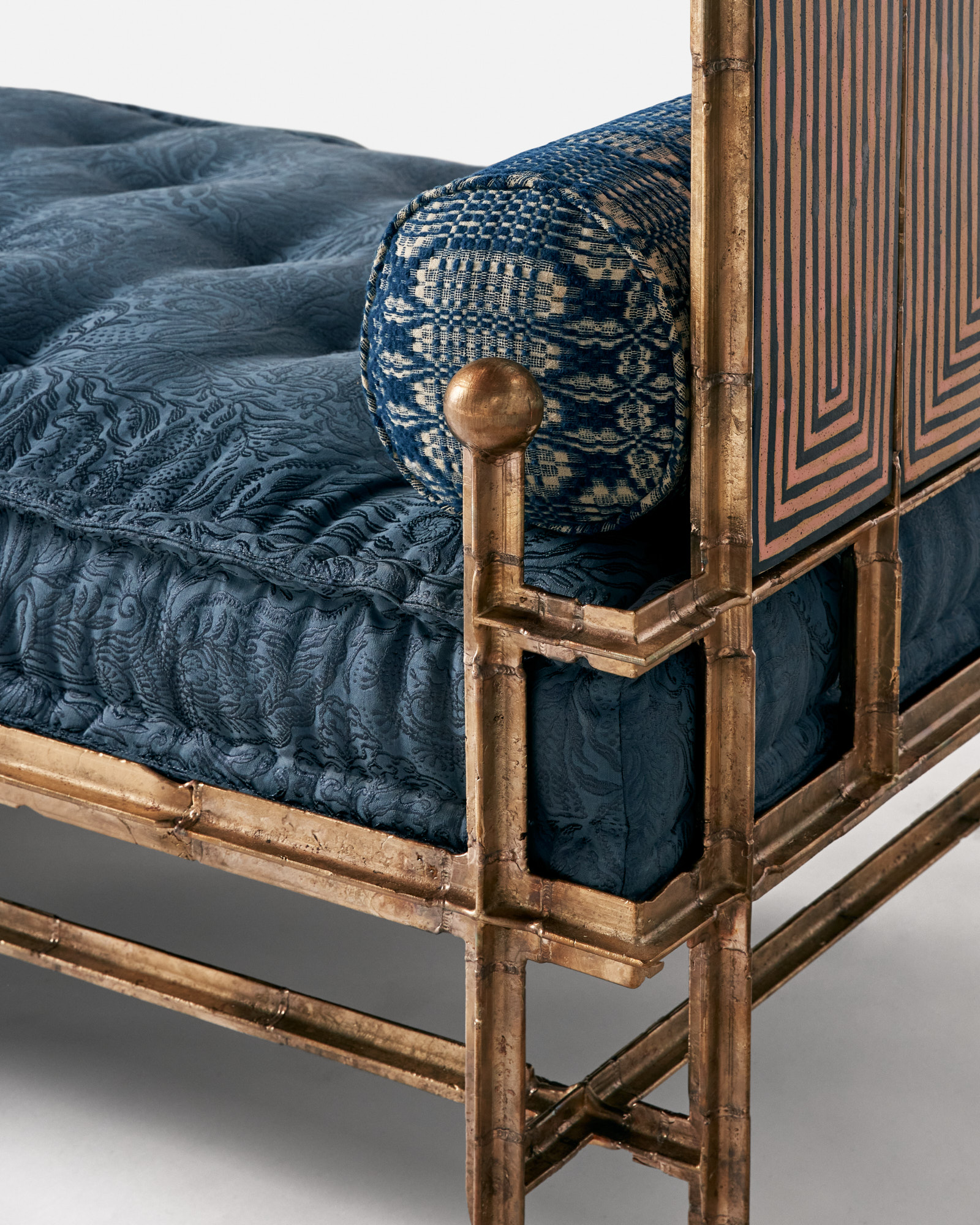 Delphine-daybed-4-web